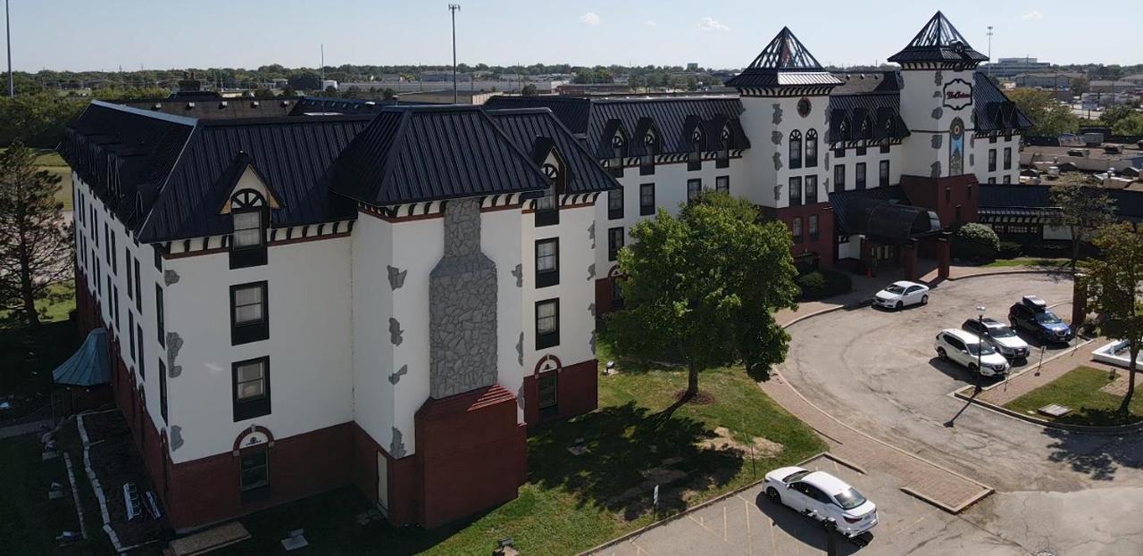 The Chateau Bloomington Hotel And Conference Center Exterior photo